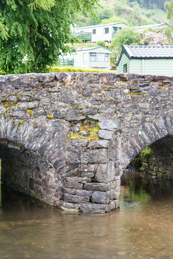 Drimsynie, Bridge over Eas A' Chruisgein